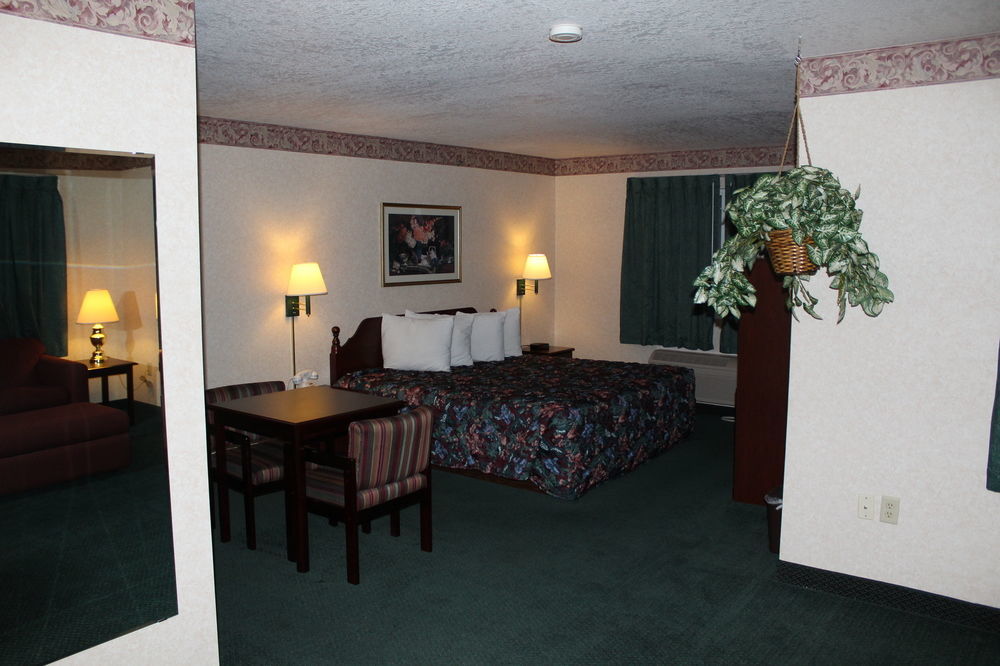 Amerivu Inn & Suites Cumberland Kültér fotó